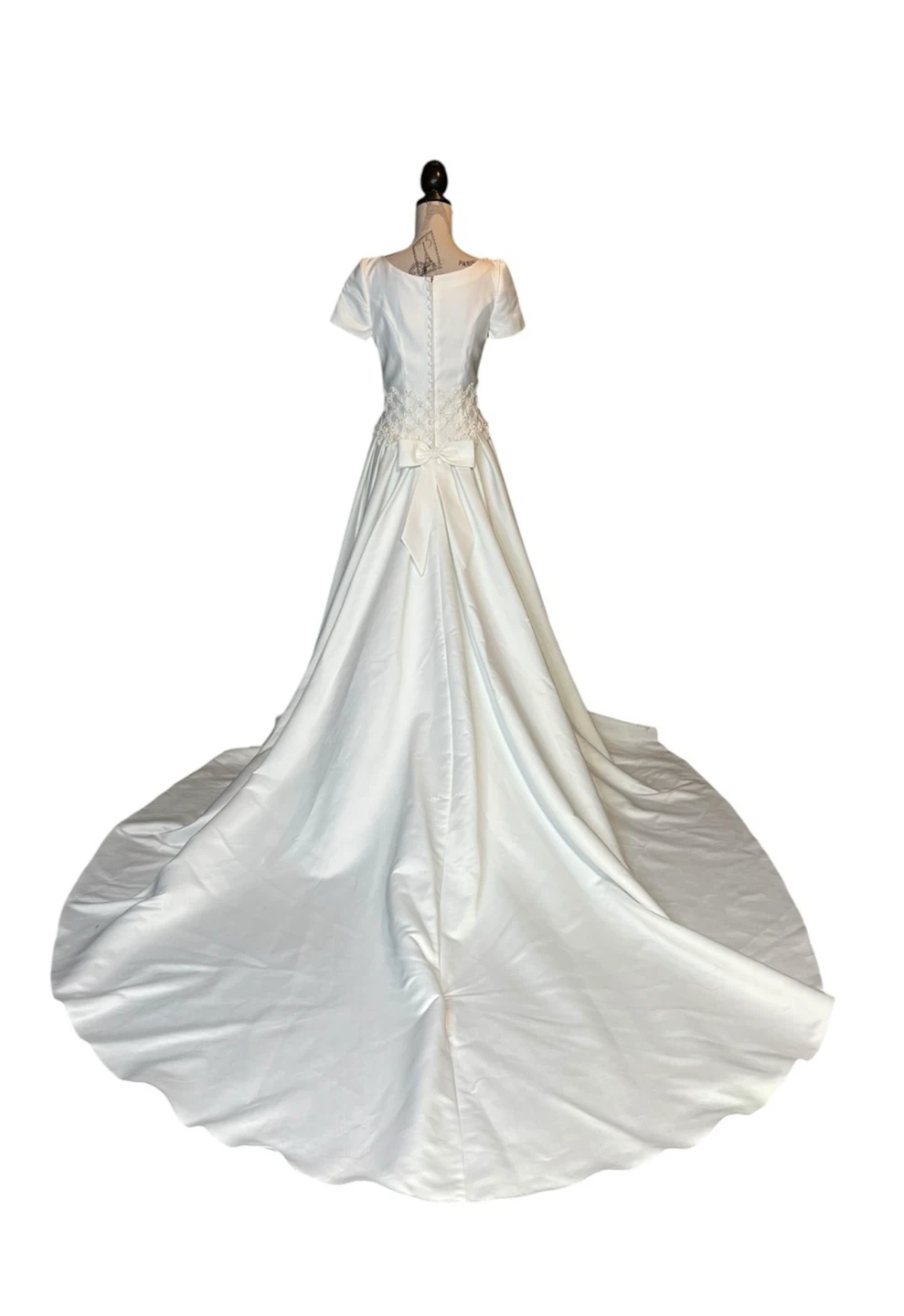 Vintage Wedding Dress Elegant White Satin Bow Back and Train - photo 3