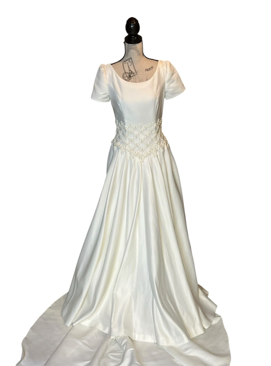 Vintage Wedding Dress Elegant White Satin Bow Back and Train - photo 5