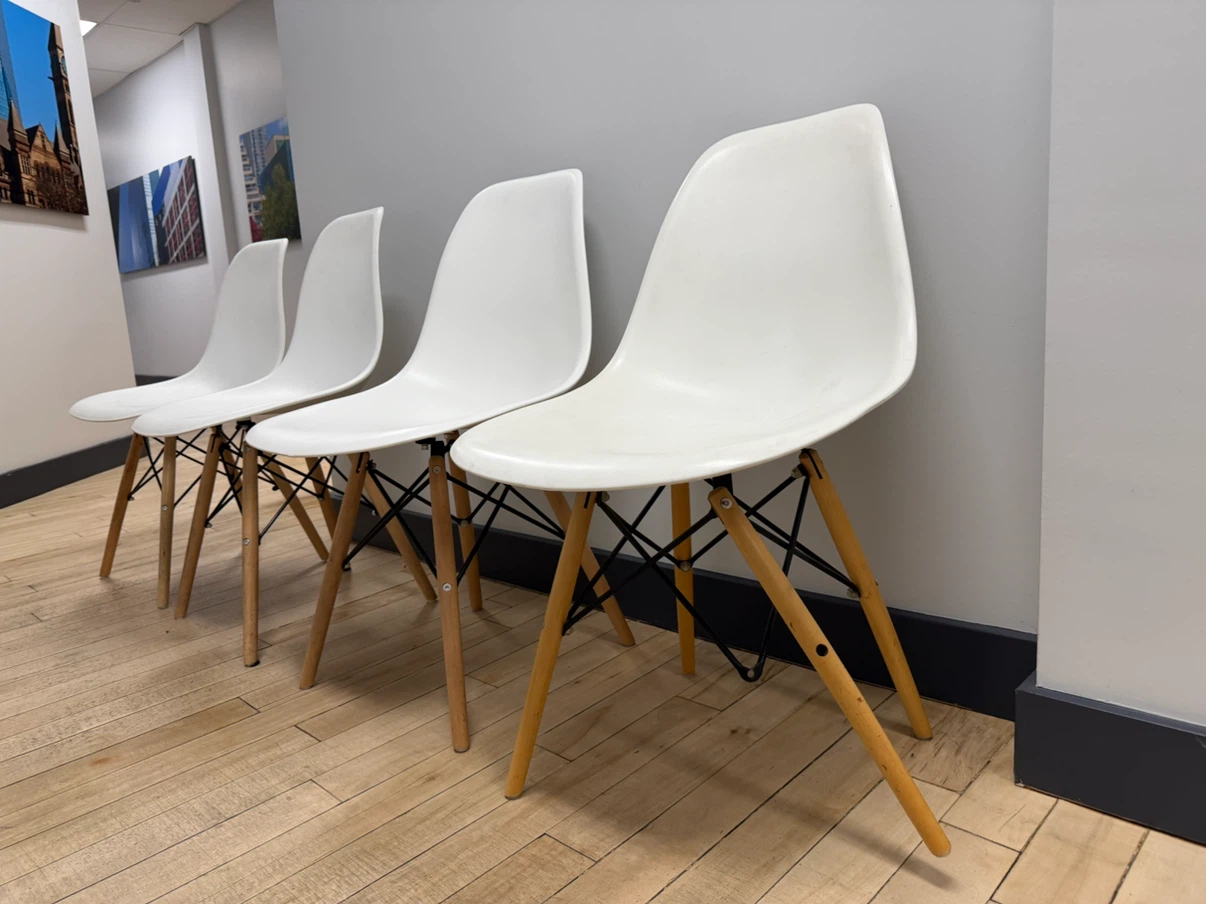 Set of 4 White Dining Chairs - photo 2