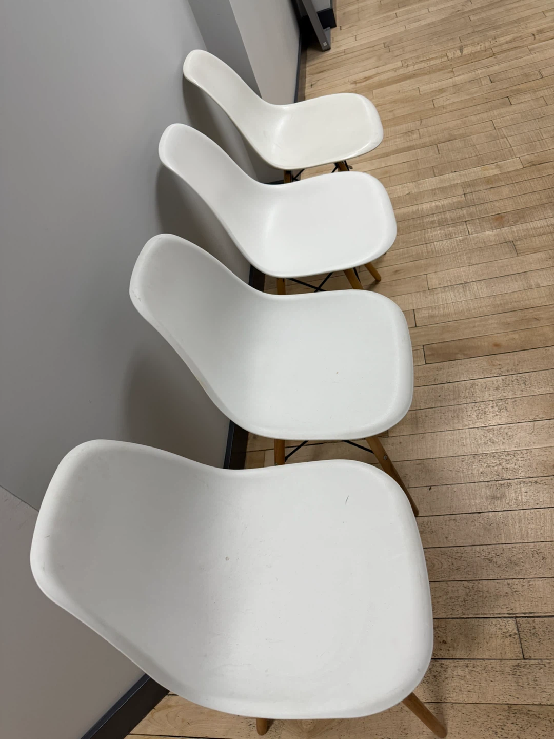 Set of 4 White Dining Chairs - photo 3
