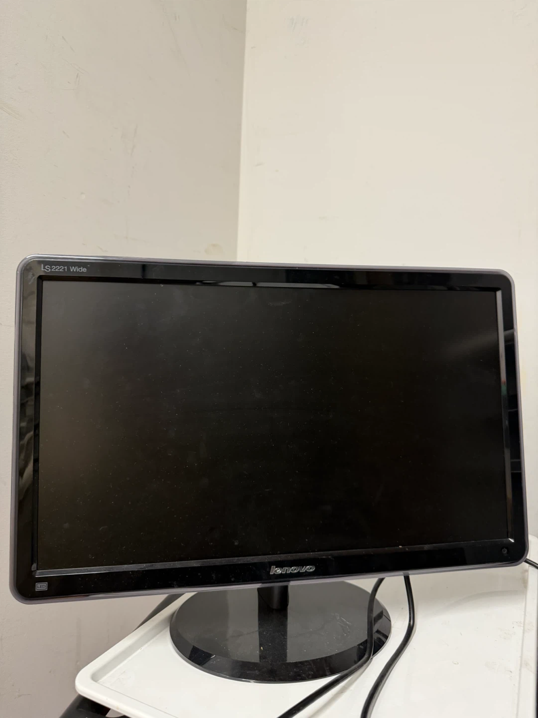 Lenovo LS2221 Wide Monitor