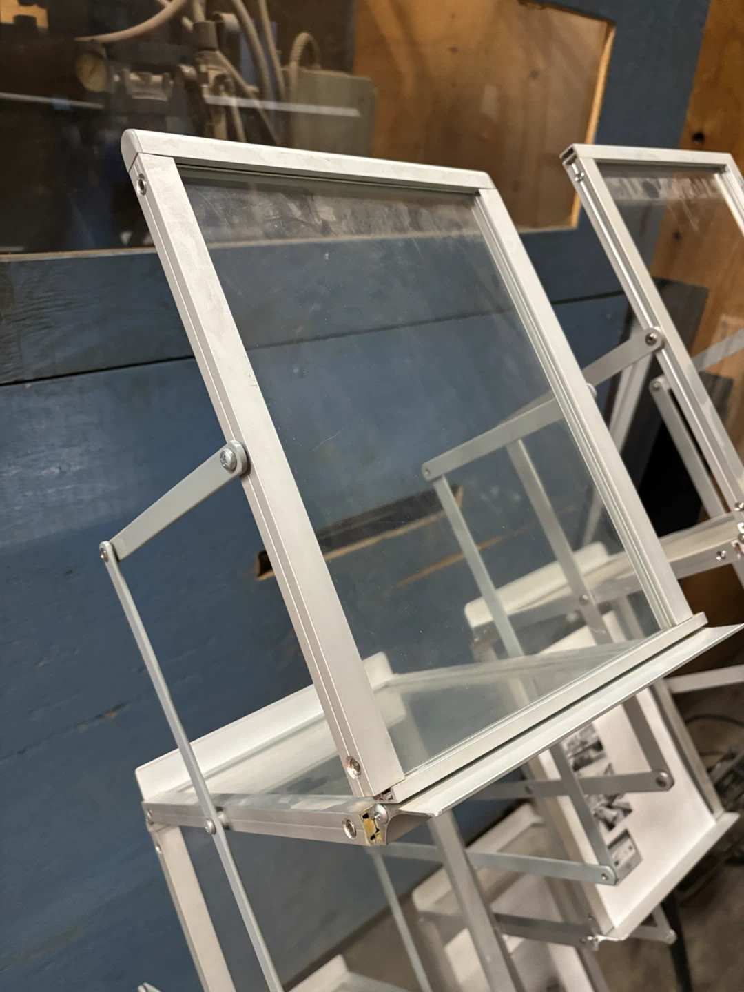 Collapsible Display Stand with 8 Clear Panels - photo 4
