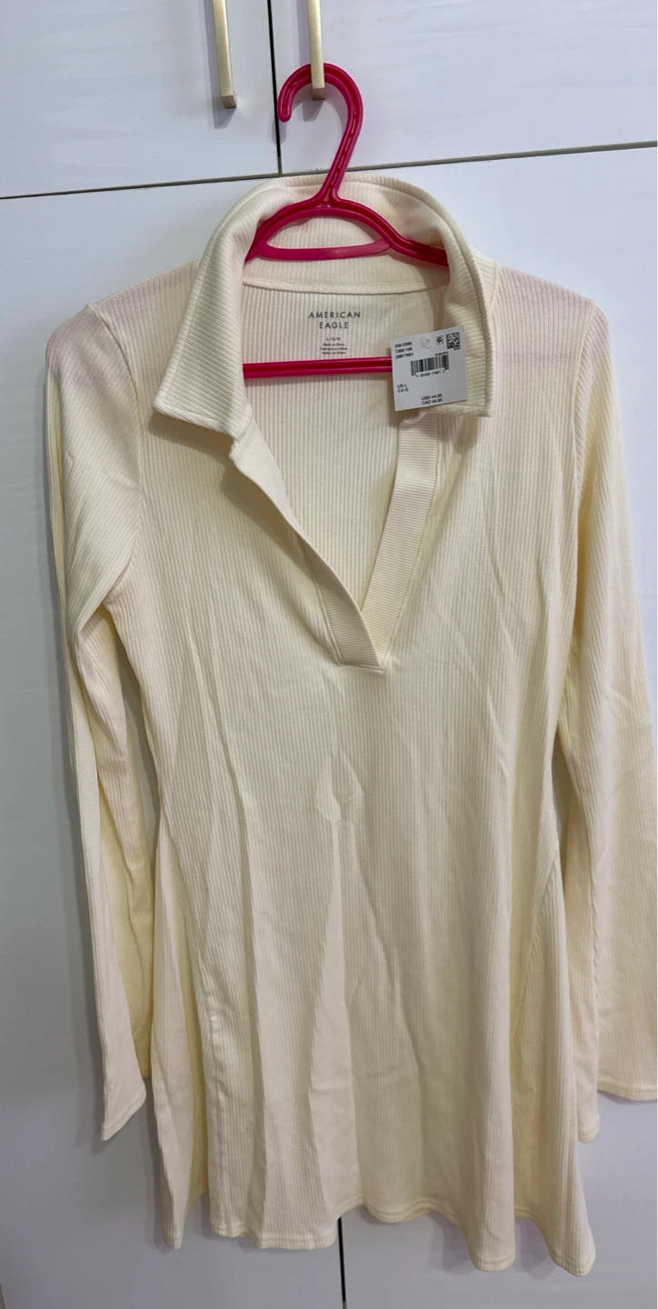 American Eagle Cream Ribbed V-Neck Long Sleeve Top Size L