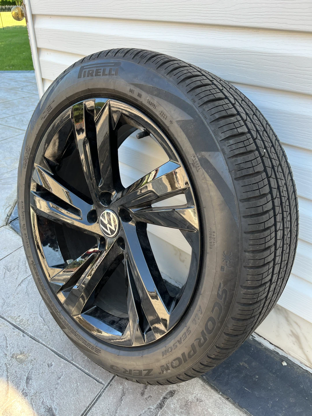 VW Rims + Pirelli Scorpion Zero 255/45 R19 All-Season Tire - photo 2