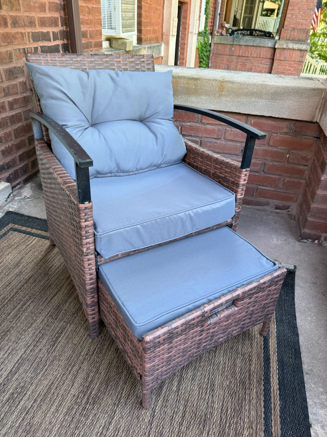 5-Piece Outdoor Patio Set + 5x7 Outdoor Rug - photo 2