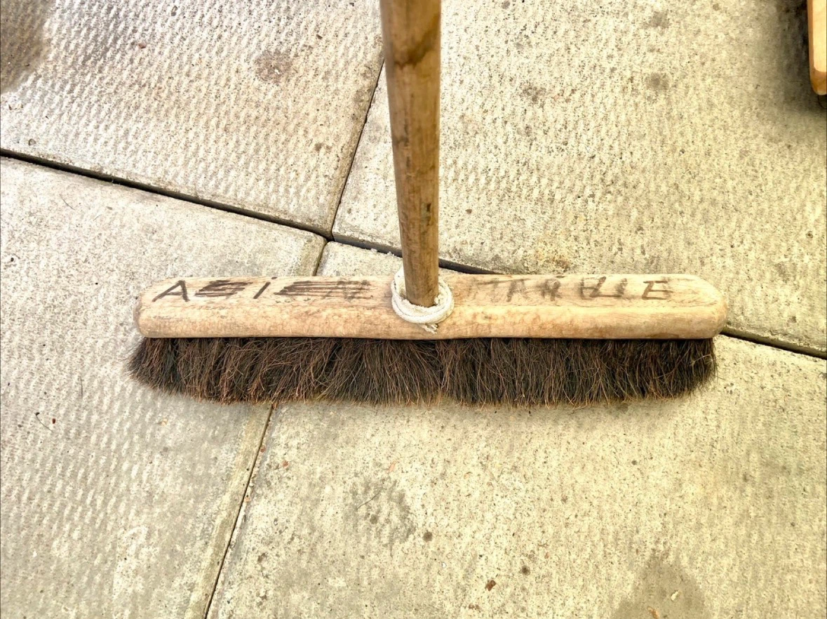 18” Contractors Horsehair Bristle Broom