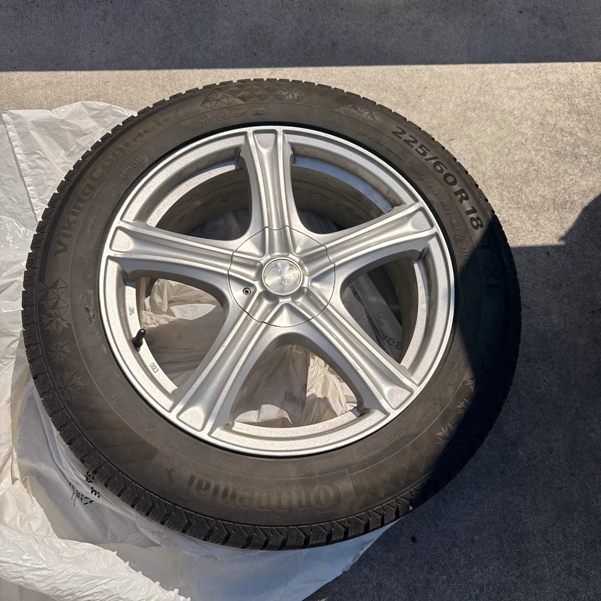 Continental VikingContact 7 Tires - 225/60 R18