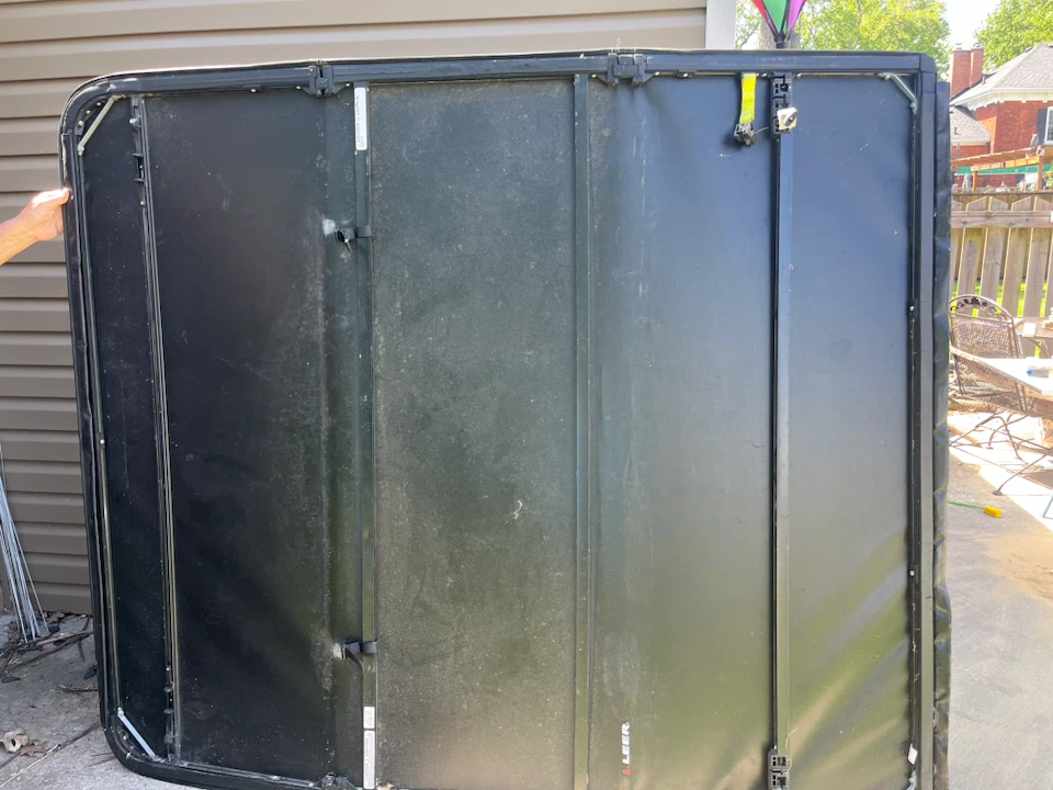 GMC tonneau cover