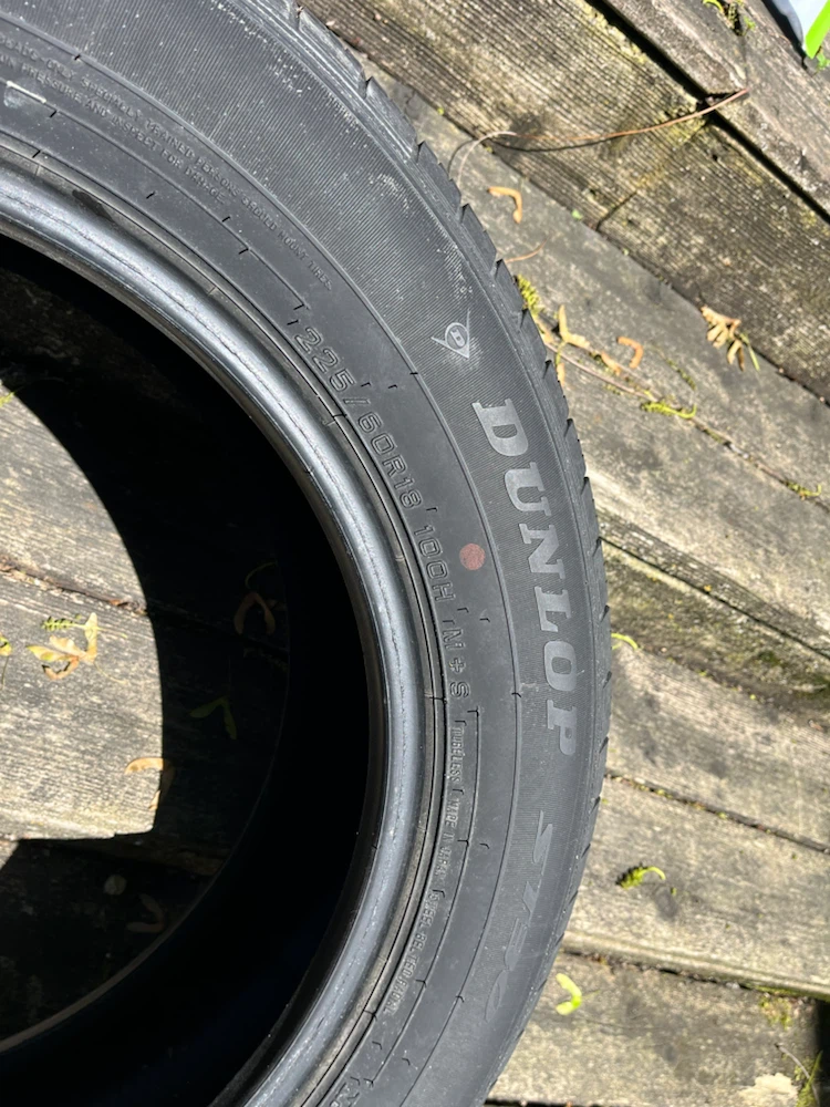 One Dunlop Grandtrek Tire 225/60R18 - photo 2