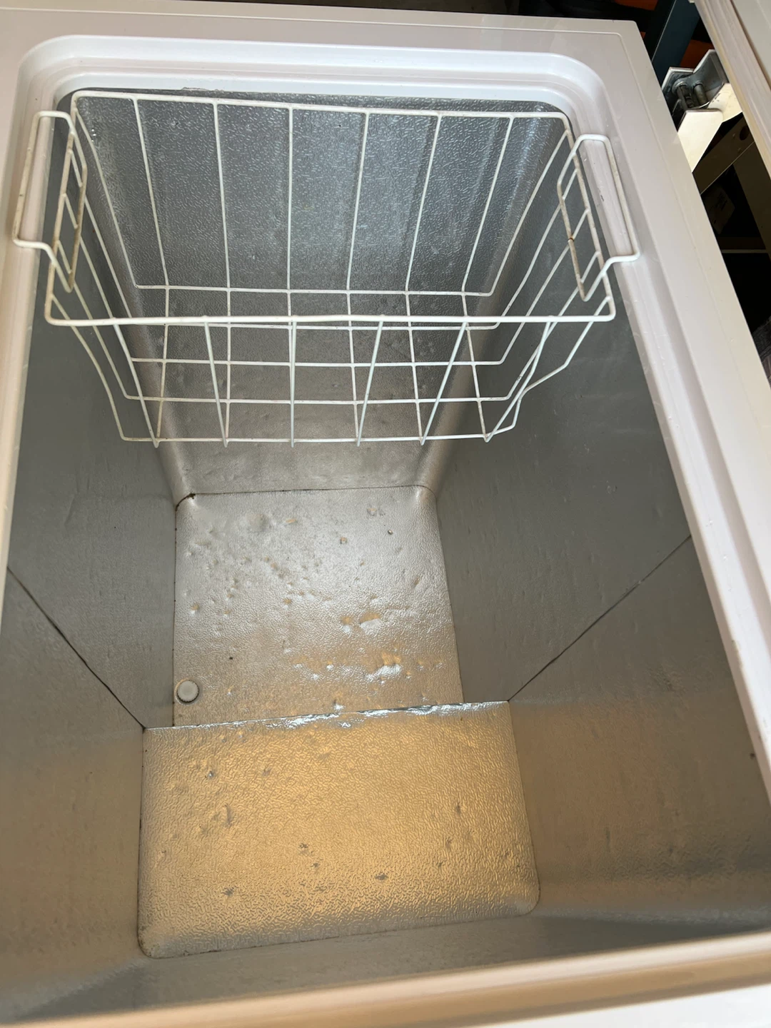 Frigidaire Chest Freezer - photo 3