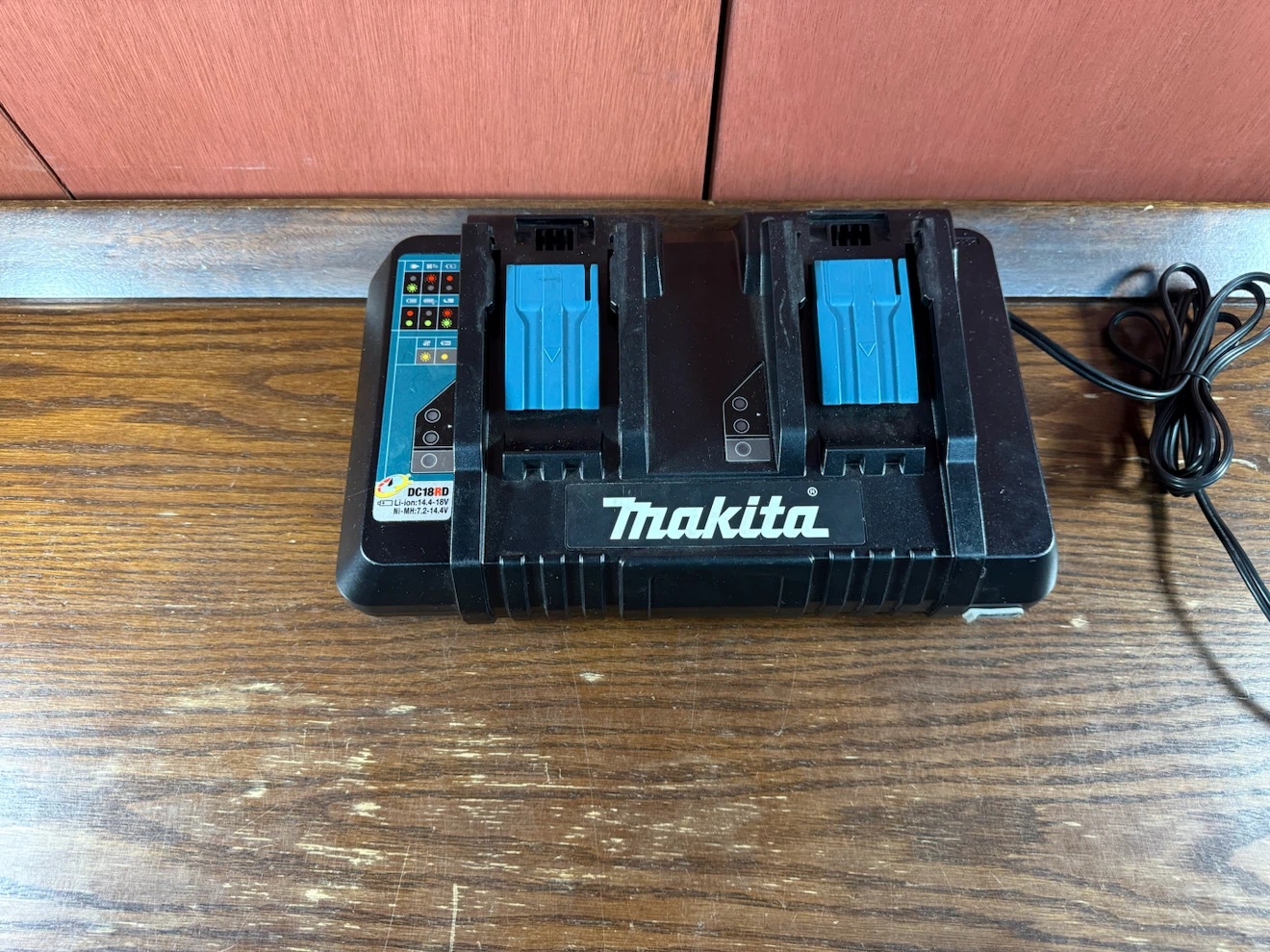 MAKITA 18V LXT Dual-Port Rapid Lithium-Ion Battery Charger