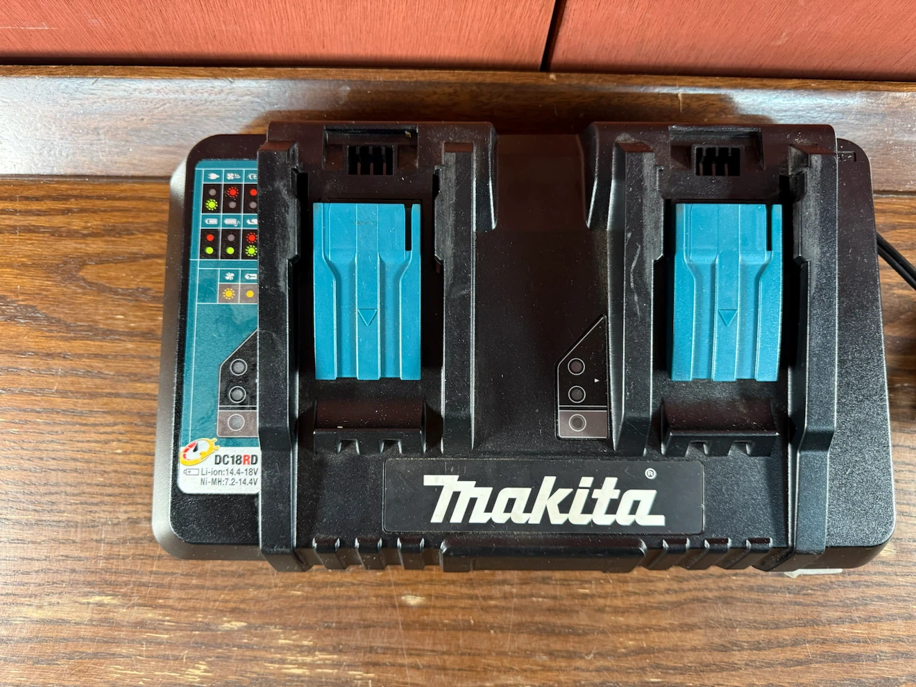 MAKITA 18V LXT Dual-Port Rapid Lithium-Ion Battery Charger - photo 2