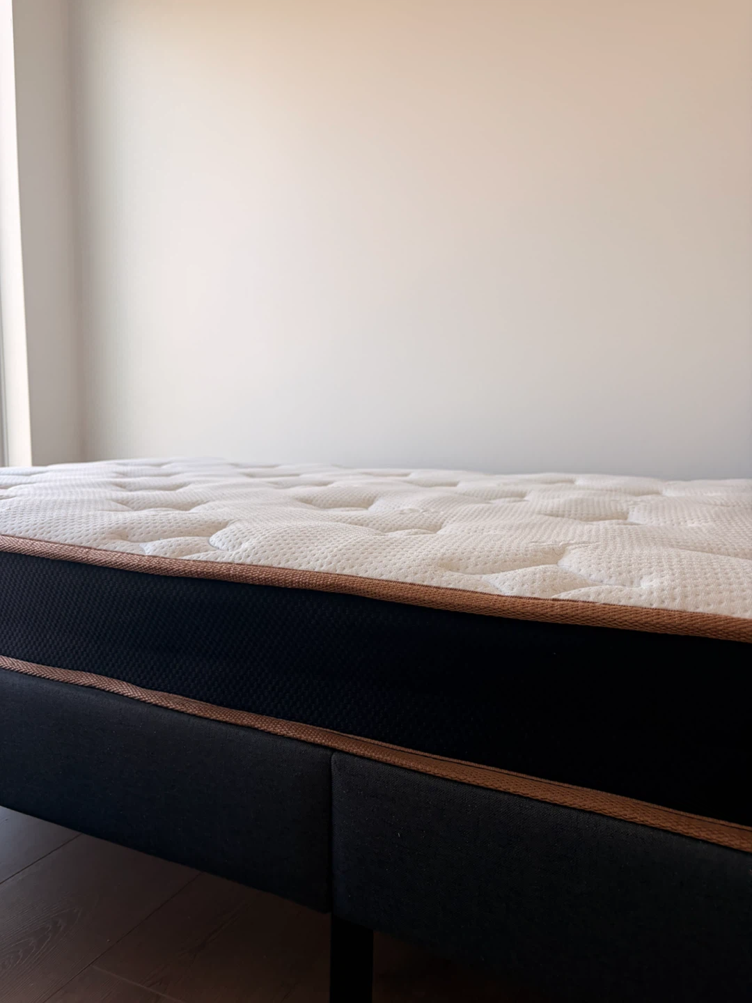 Twin size bed frame with 8inch mattress - photo 3