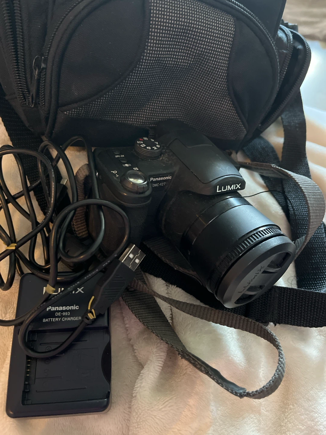 Panasonic Lumix DMC-FZ7 Digital Camera with Bag and Charger