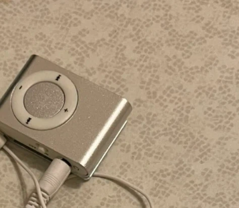 Portable Digital Player, (Silver) earphone not included