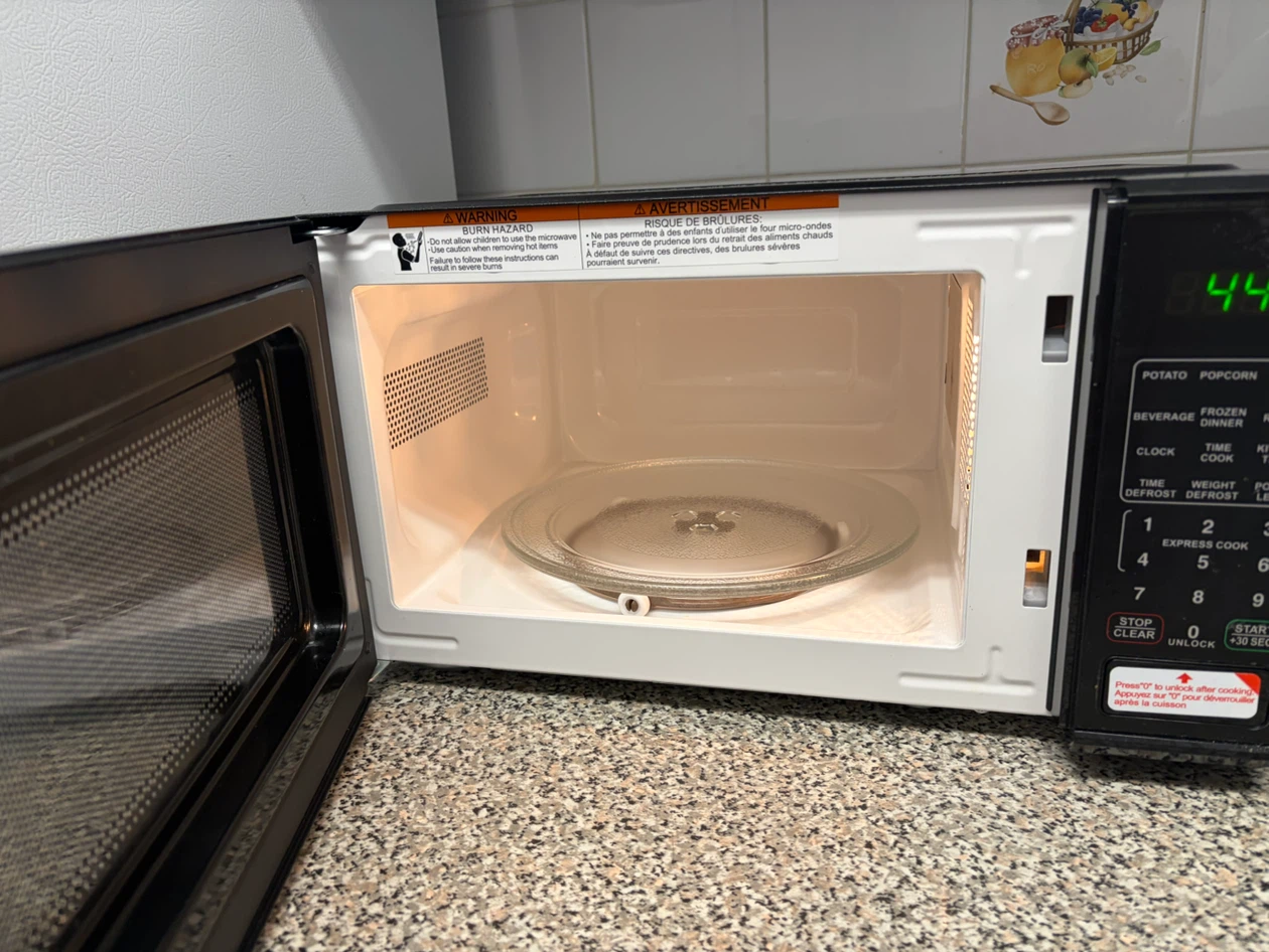 🍽️ MAINSTAYS Microwave Oven - photo 2