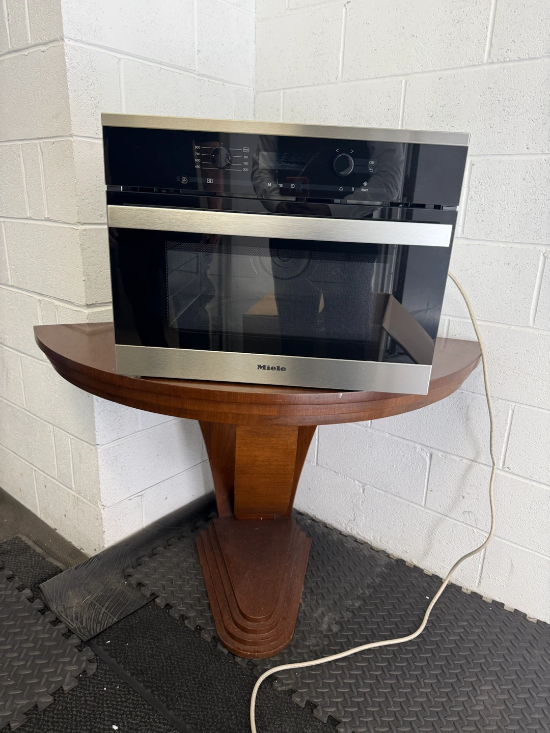 Miele Combination Microwave Oven - photo 3