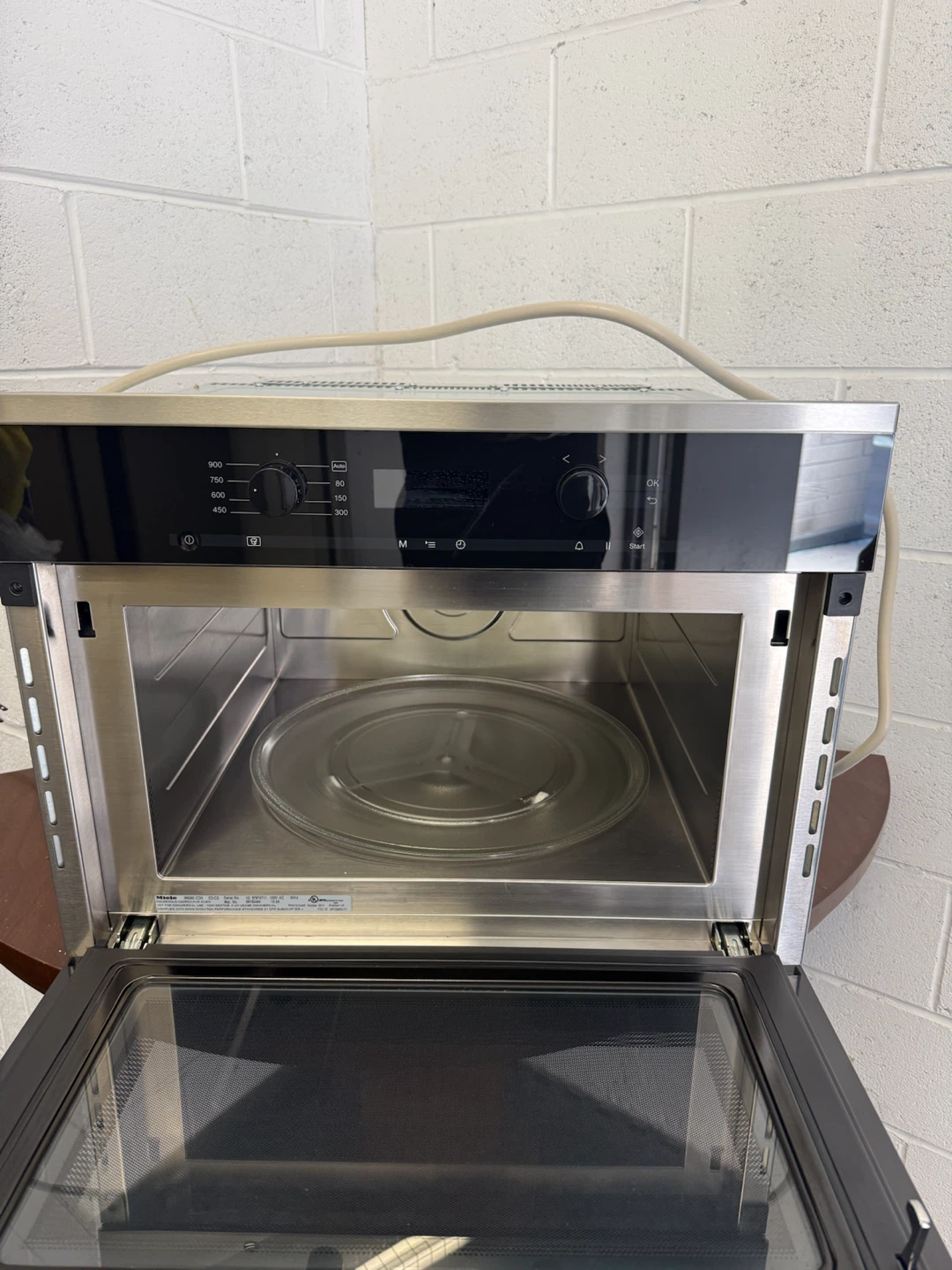 Miele Combination Microwave Oven - photo 4