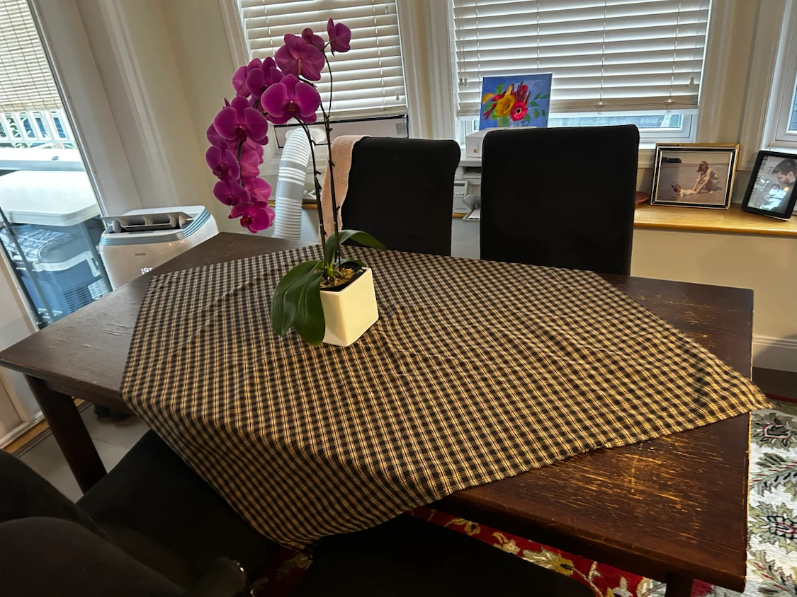 Free dining room table with leaf extension