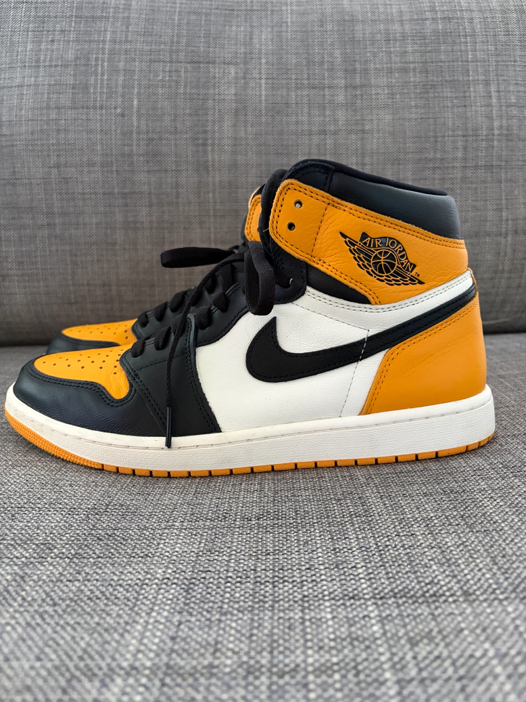 Air Jordan 1 High OG "Reverse Yellow Toe" - photo 2
