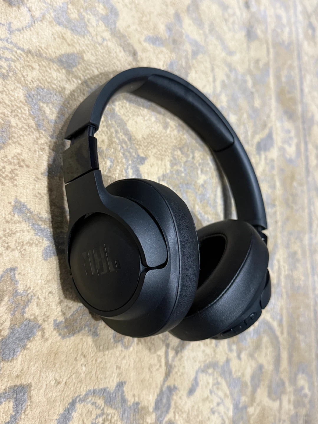 JBL Black Over-Ear Headphones - photo 2