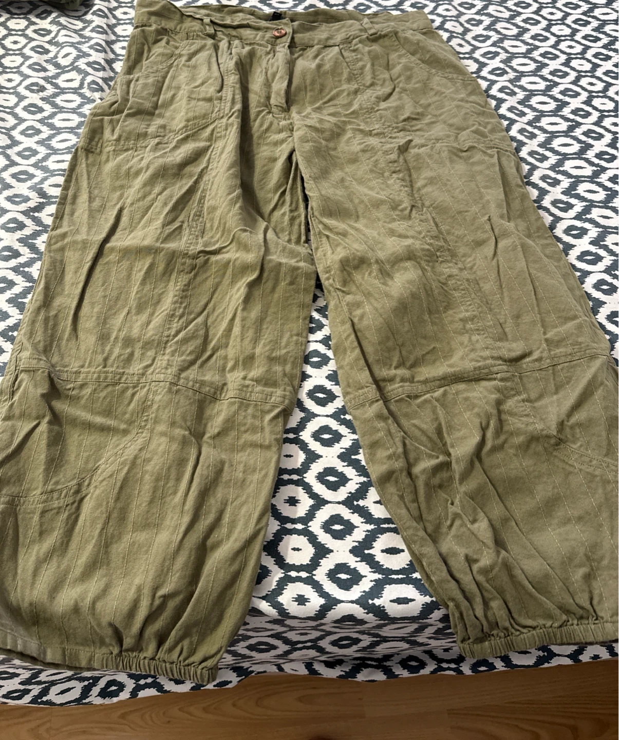 Michelle Women's Green Striped Pants Size 44