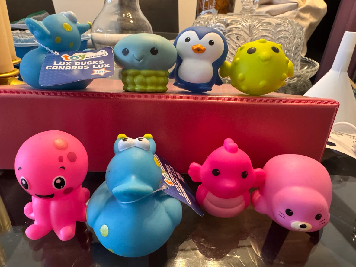 ToyMendous Lux Ducks Bath Toys Set