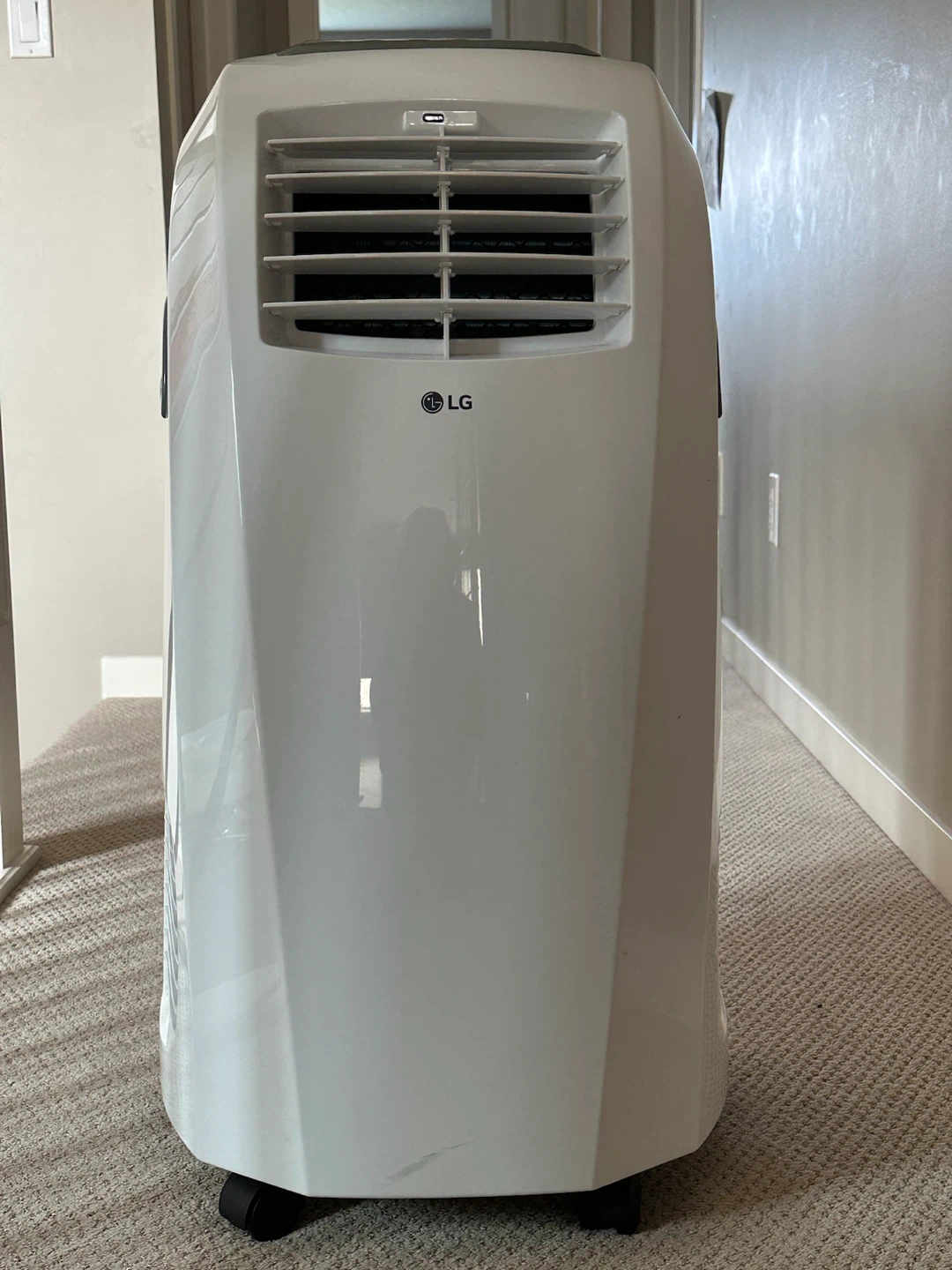 LG Portable Air Conditioner LP1015WNR - 10,000 BTU