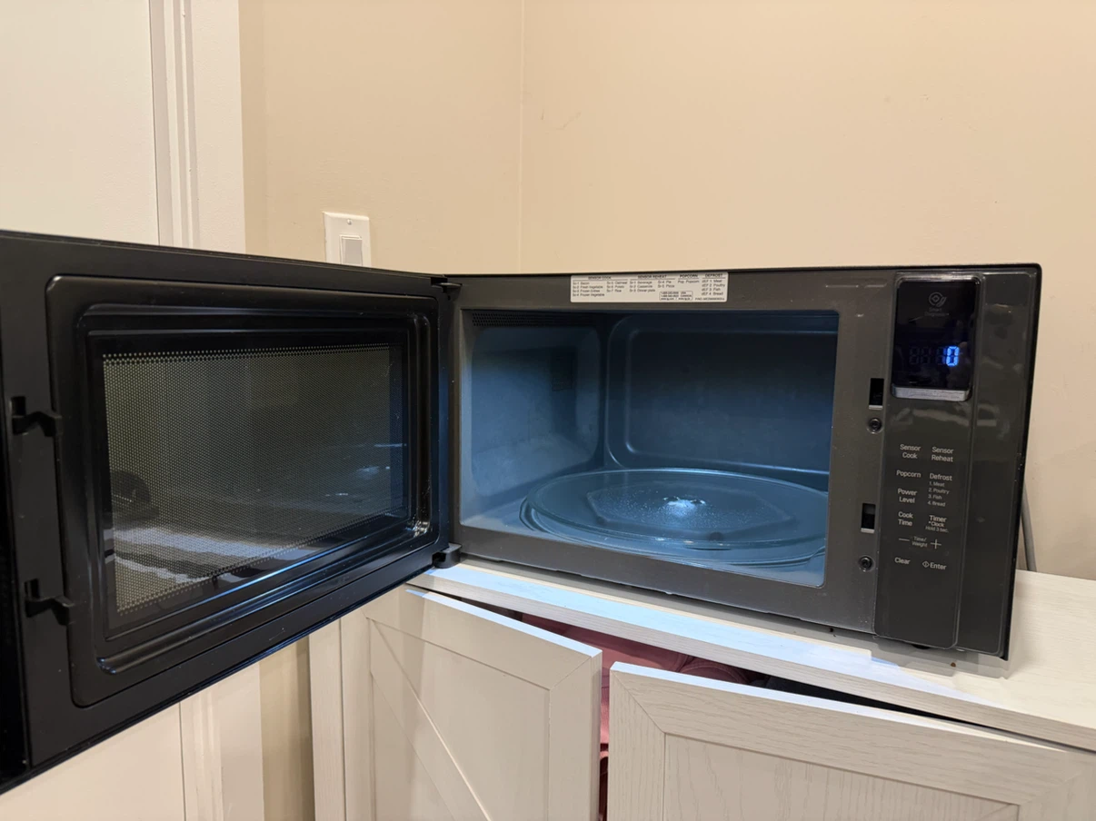 Lg microwave - photo 2