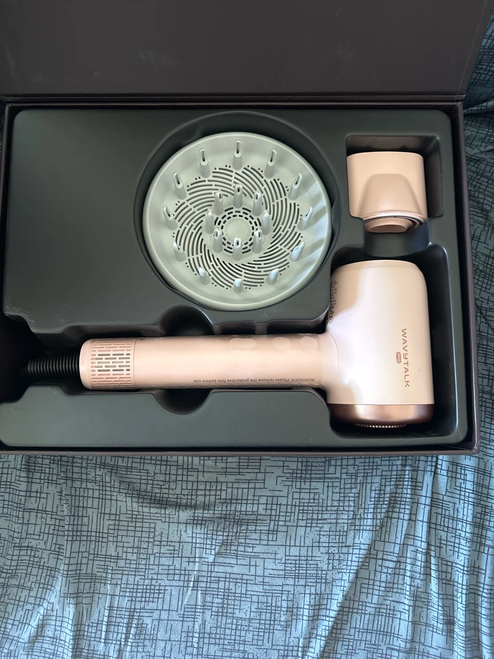 Wavytalk Turblow Pro Fast Drying Hair Dryer With 2 Attachments - photo 2