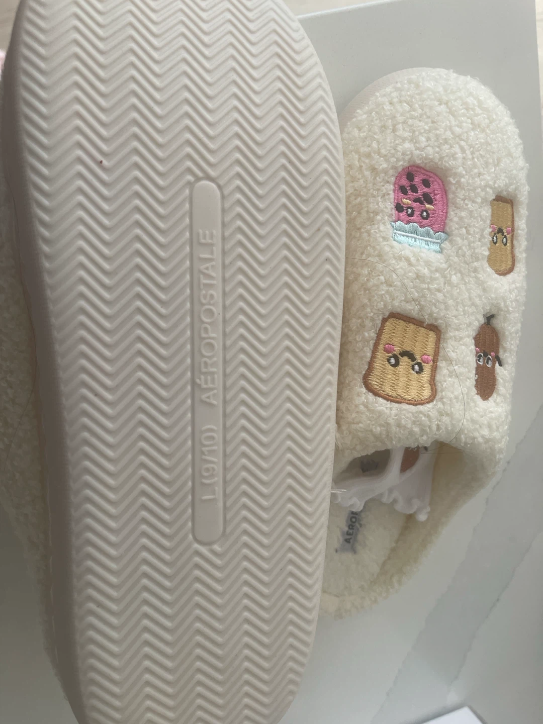 Aero Sherpa Slippers with Food Graphics Size L (9/10) - photo 3