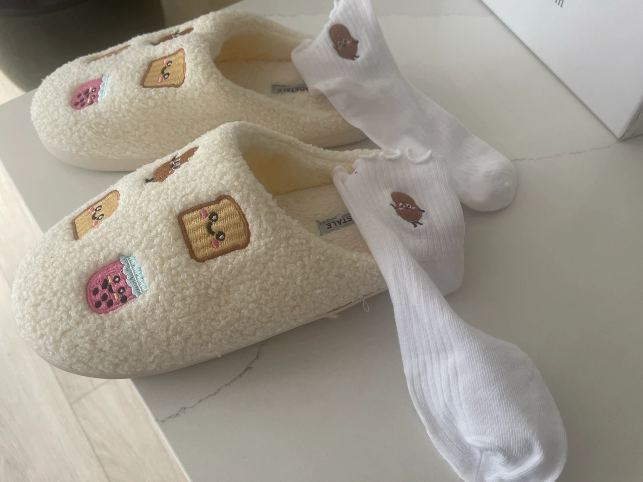 Aero Sherpa Slippers with Food Graphics Size L (9/10) - photo 4