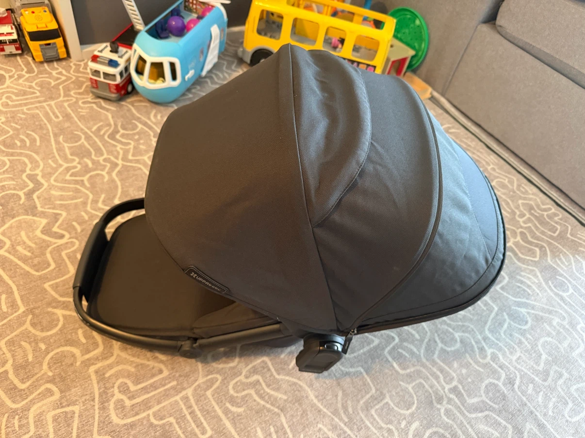 UPPAbaby v3 RumbleSeat Stroller Seat - like new - photo 5