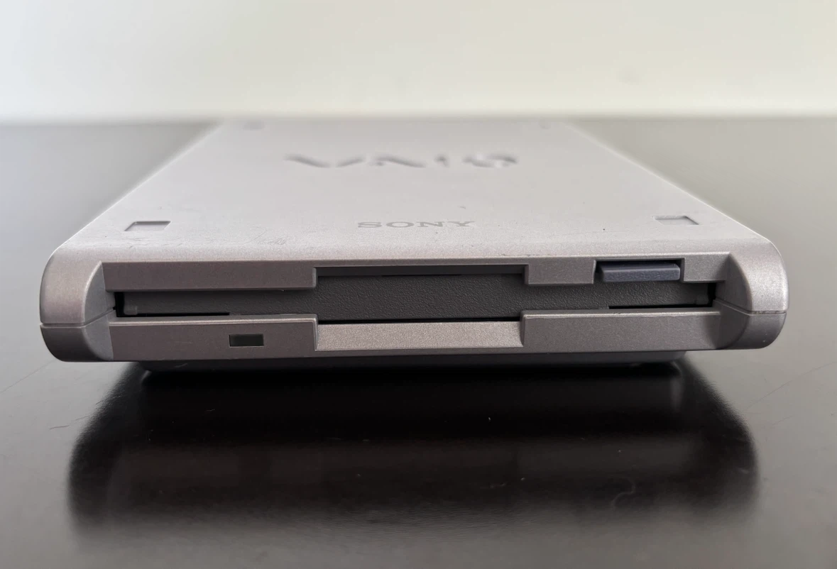 Sony VAIO PCGA-UFD1 3.5" Floppy Disk Drive - photo 5