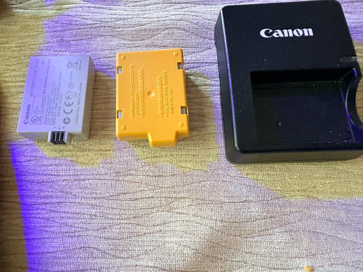 Shutter broken Canon EOS Rebel T3 DSLR Camera - photo 2