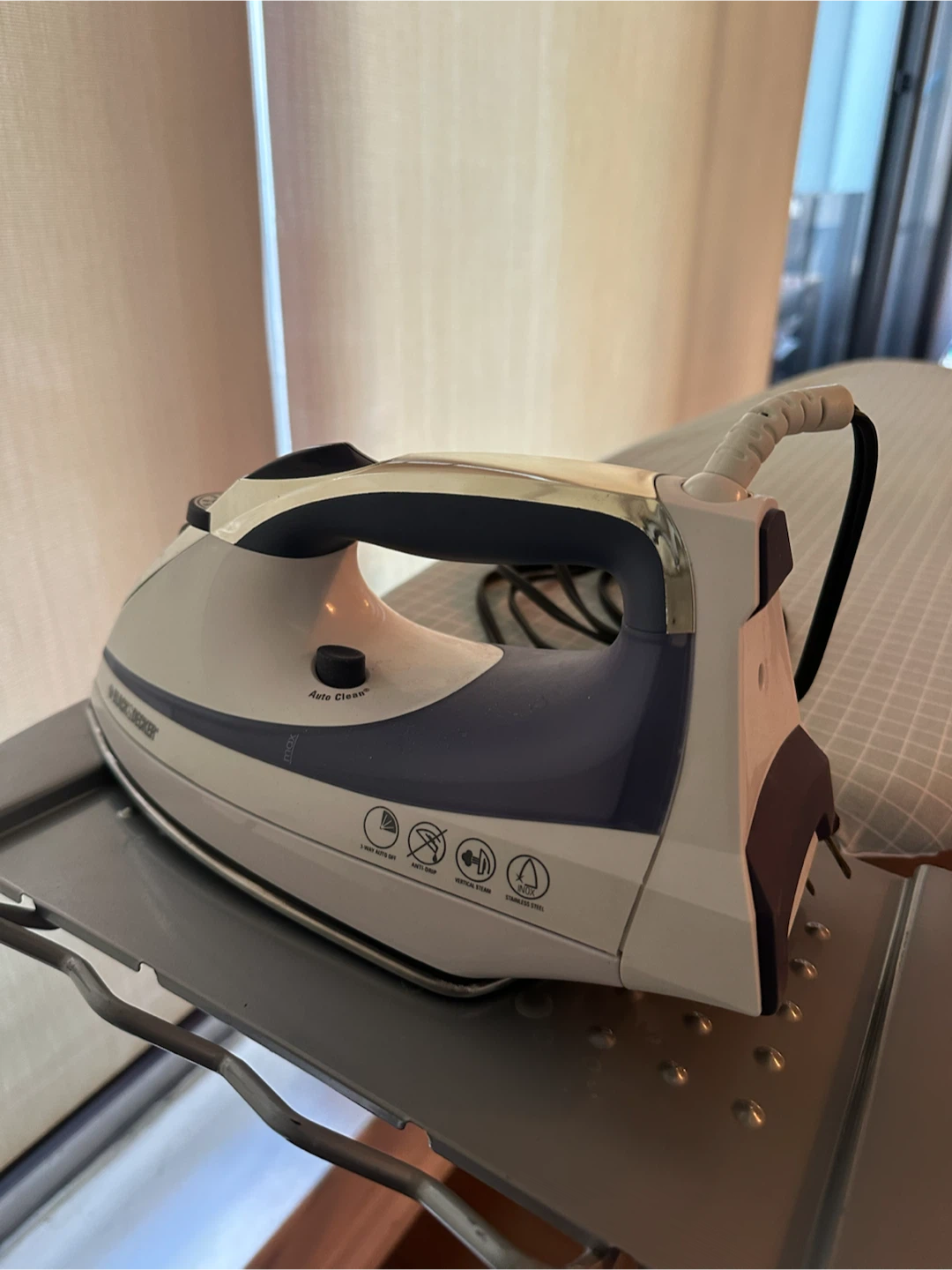 Black & Decker Iron and Ironing Board - photo 3
