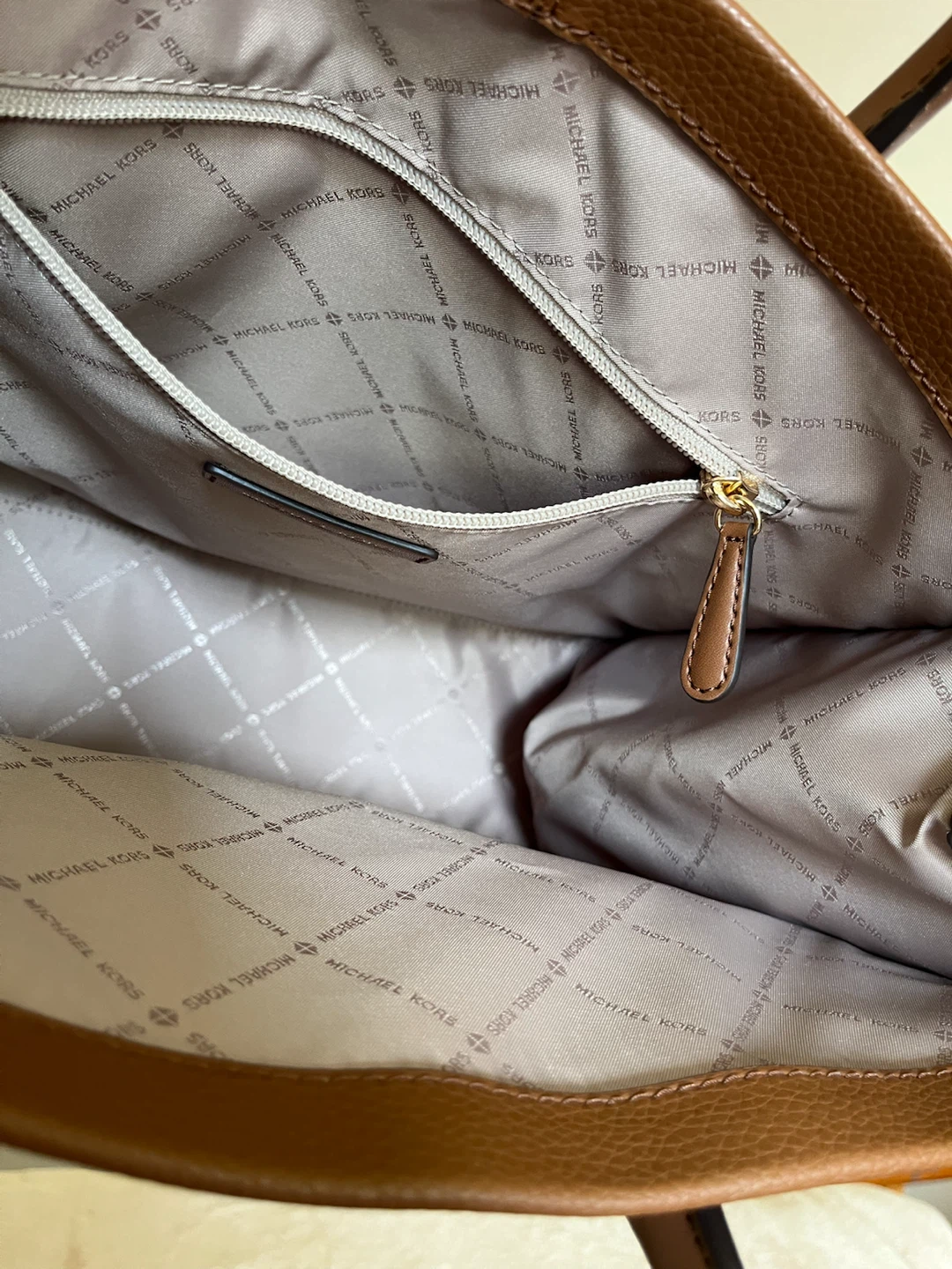 Michael Kors Brown Leather Tote Bag with Logo Strap - photo 4