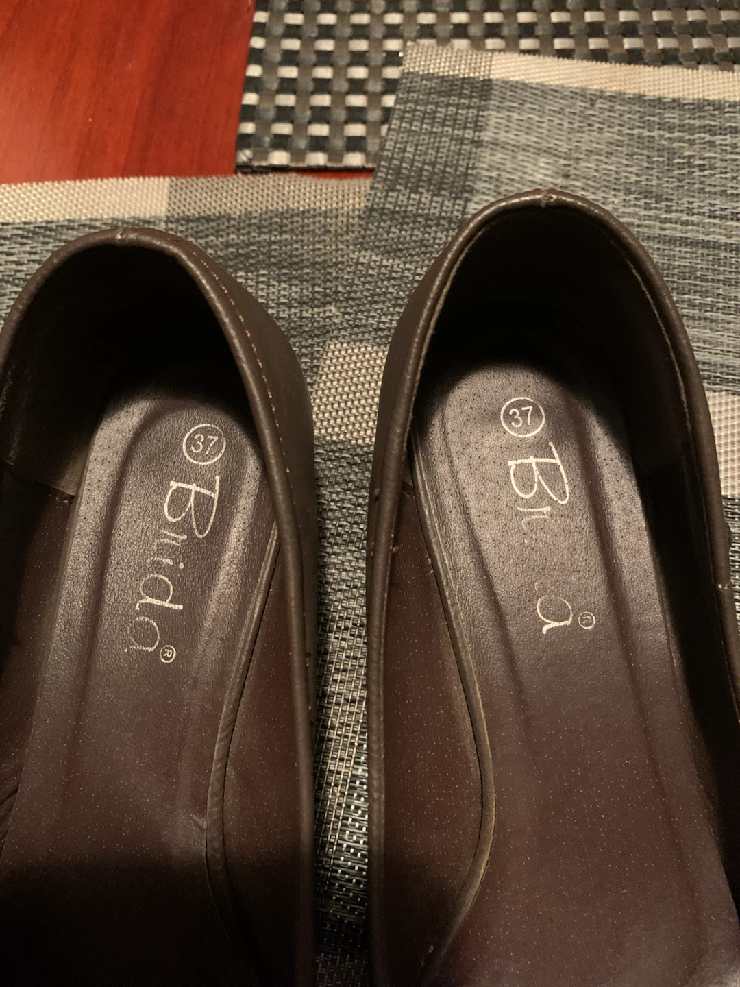 Shoes: Women dress / small pumps heels size 37 - photo 2