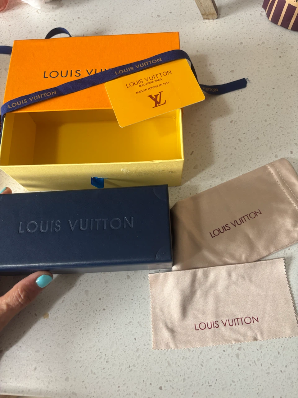 Louis Vuitton Sunglasses with Chain Detail - photo 3