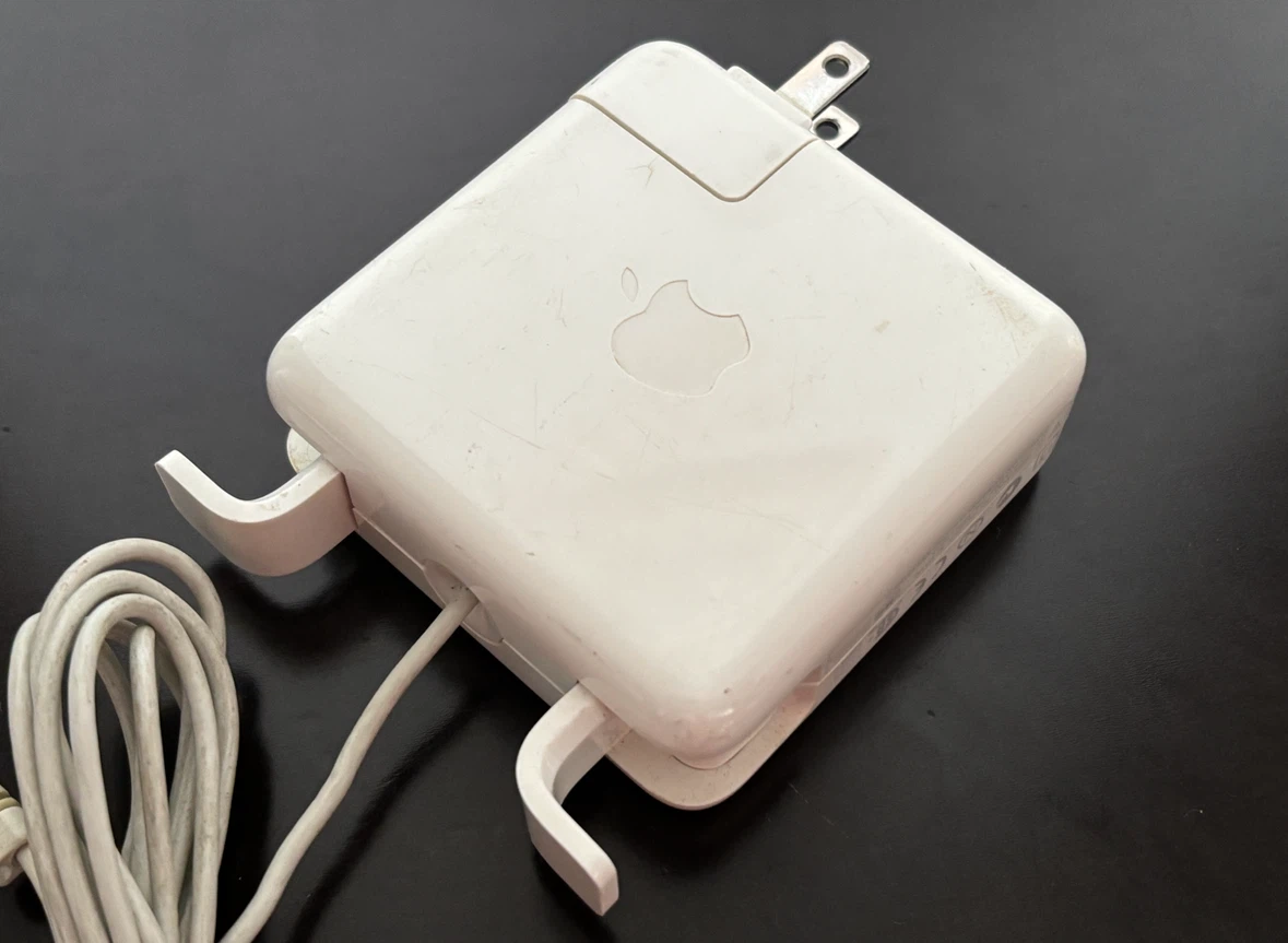Original Apple Power Adapter Model- M8482 - photo 3