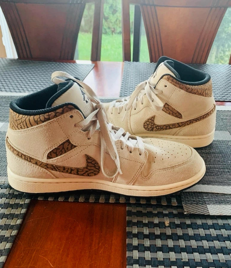 Shoes: Suede Nike Air Jordan 1 Mid size 8.5
