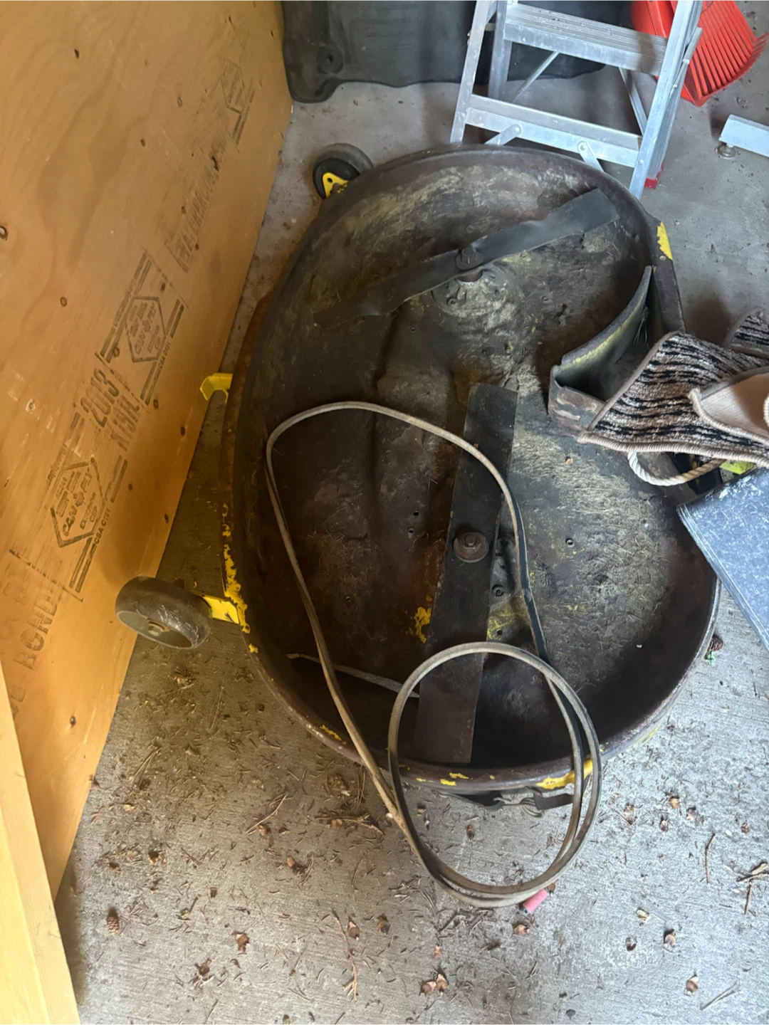 John Deere LA115 Riding Lawn Mower - photo 5
