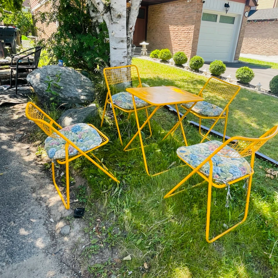Vintage Yellow Metal Patio Set - Table & 4 Chairs - photo 3