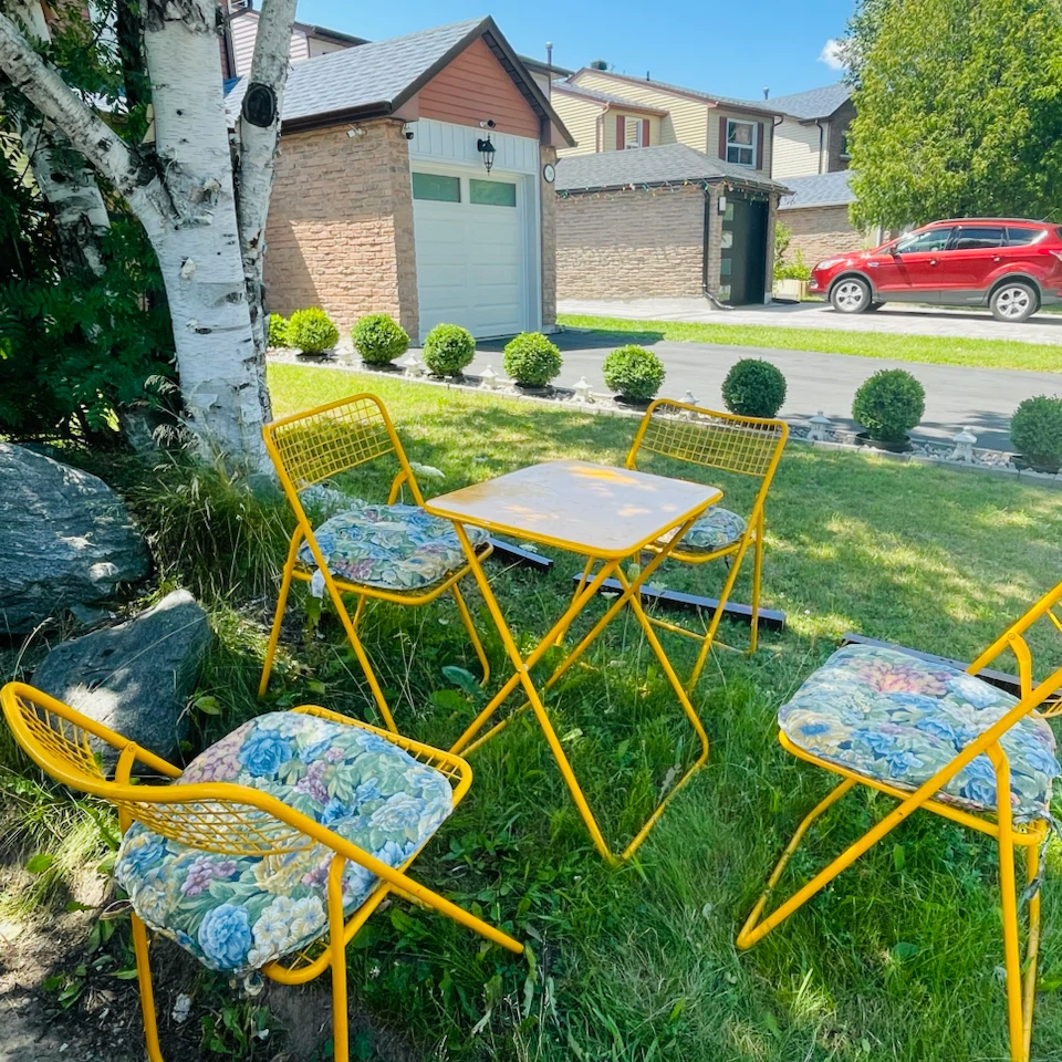 Vintage Yellow Metal Patio Set - Table & 4 Chairs - photo 4