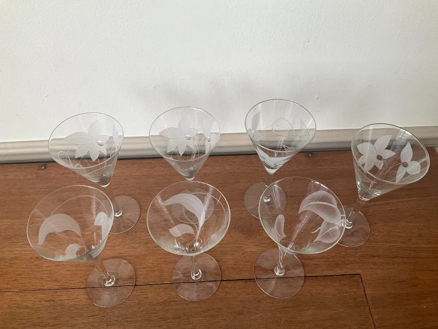 7 etched glass wine glasses - photo 2