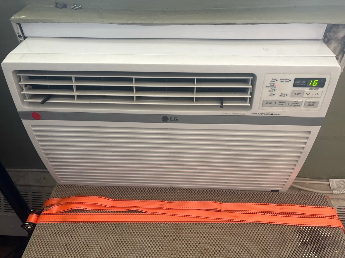 LG Window Air Conditioner - 10,000BTU
