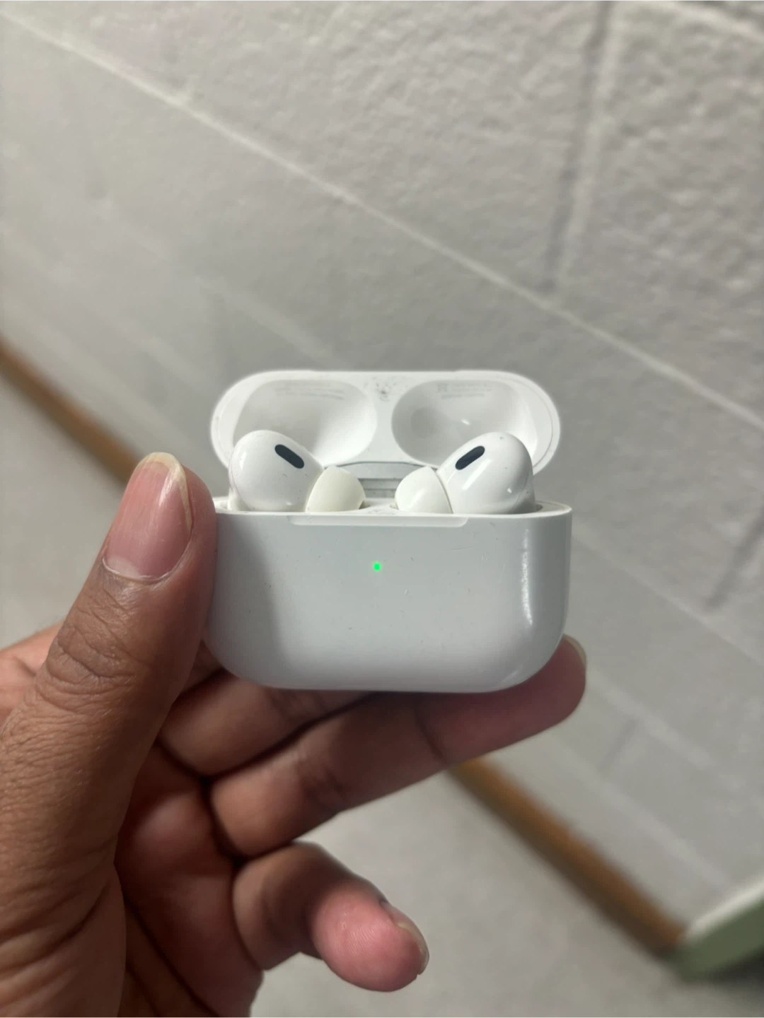 Airpods pro 2nd generation (USB C charger)