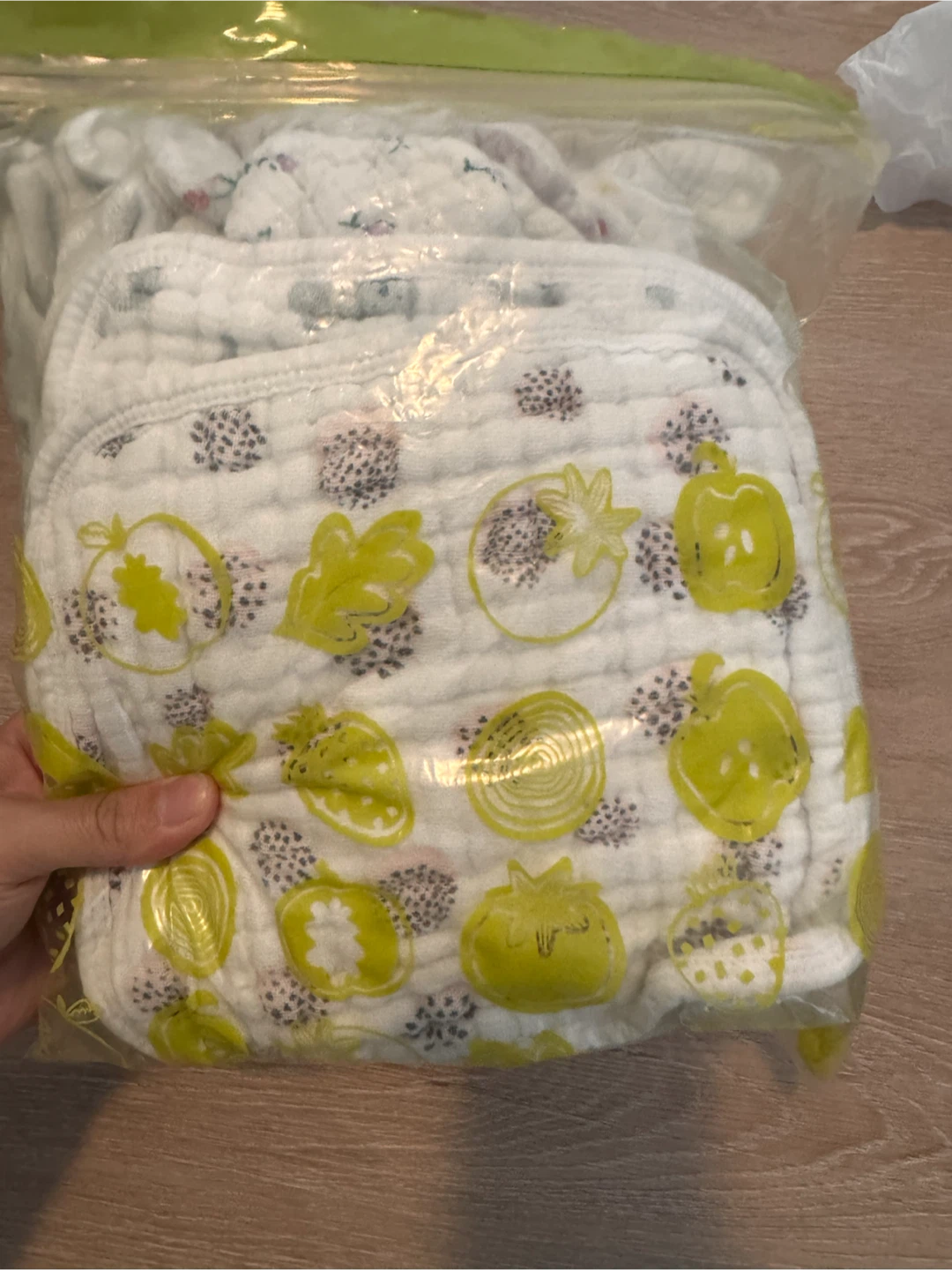 Bunch of well used bibs! (Includes aden anais bibs) - photo 2