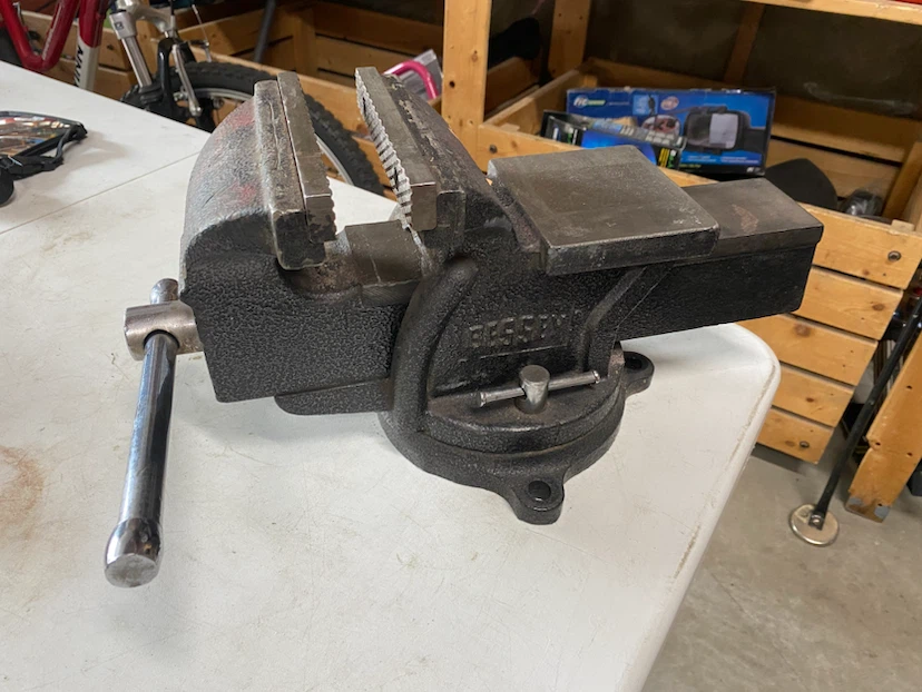Bessey 6” HD bench vise swivel base