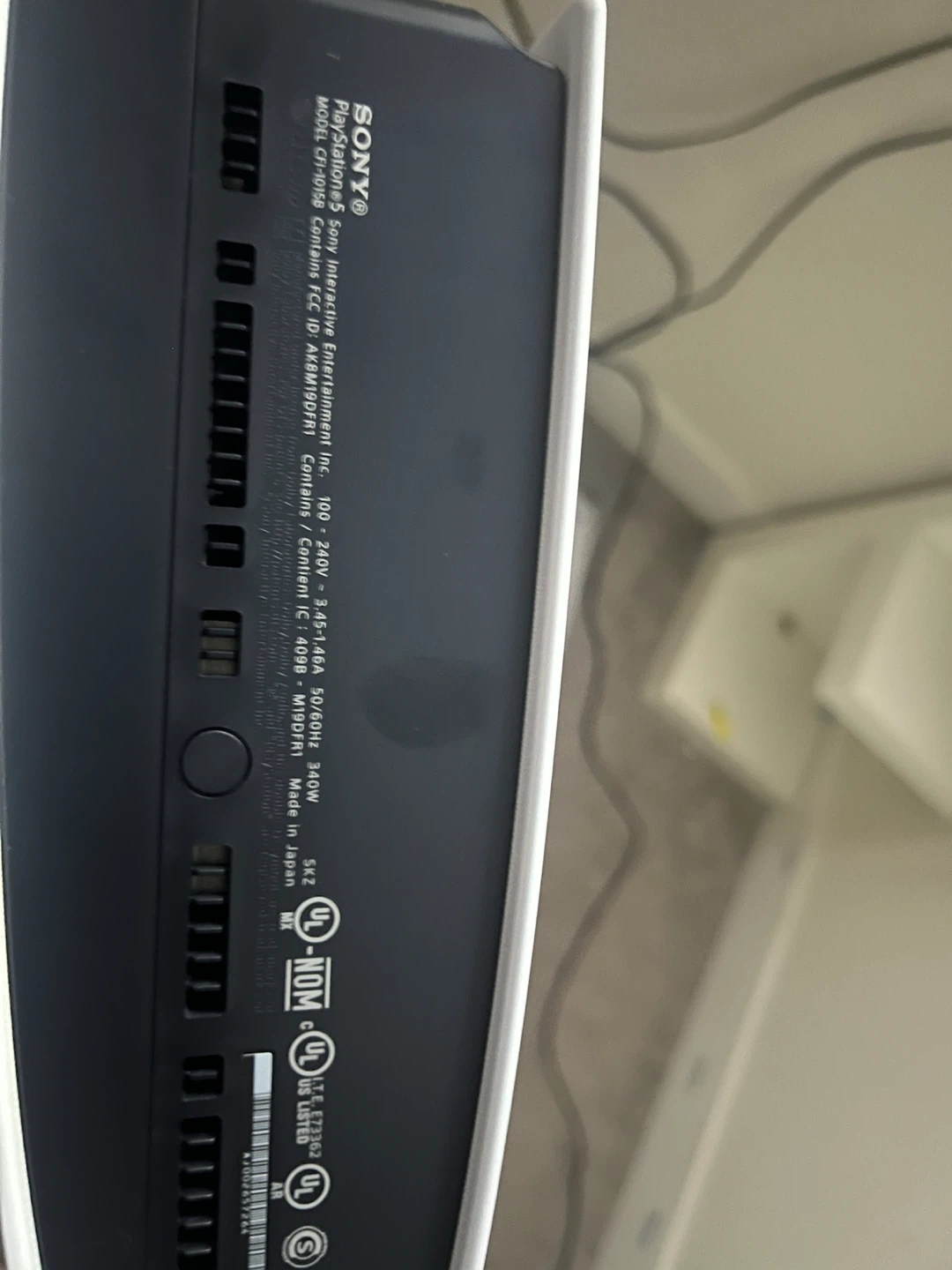 PS5 Digital - Comes with 2 controllers - photo 4